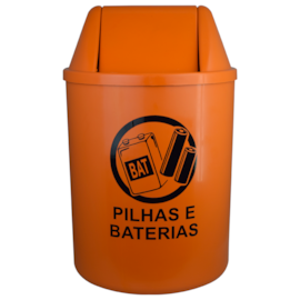 LIXEIRA 12 LITROS COM TAMPA BASCULANTE E ADESIVO COLETOR DE PILHAS E BATERIAS  LIXEIRA 12 LITROS COM TAMPA BASCULANTE E ADESIVO COLETOR DE PILHAS E BATERIAS